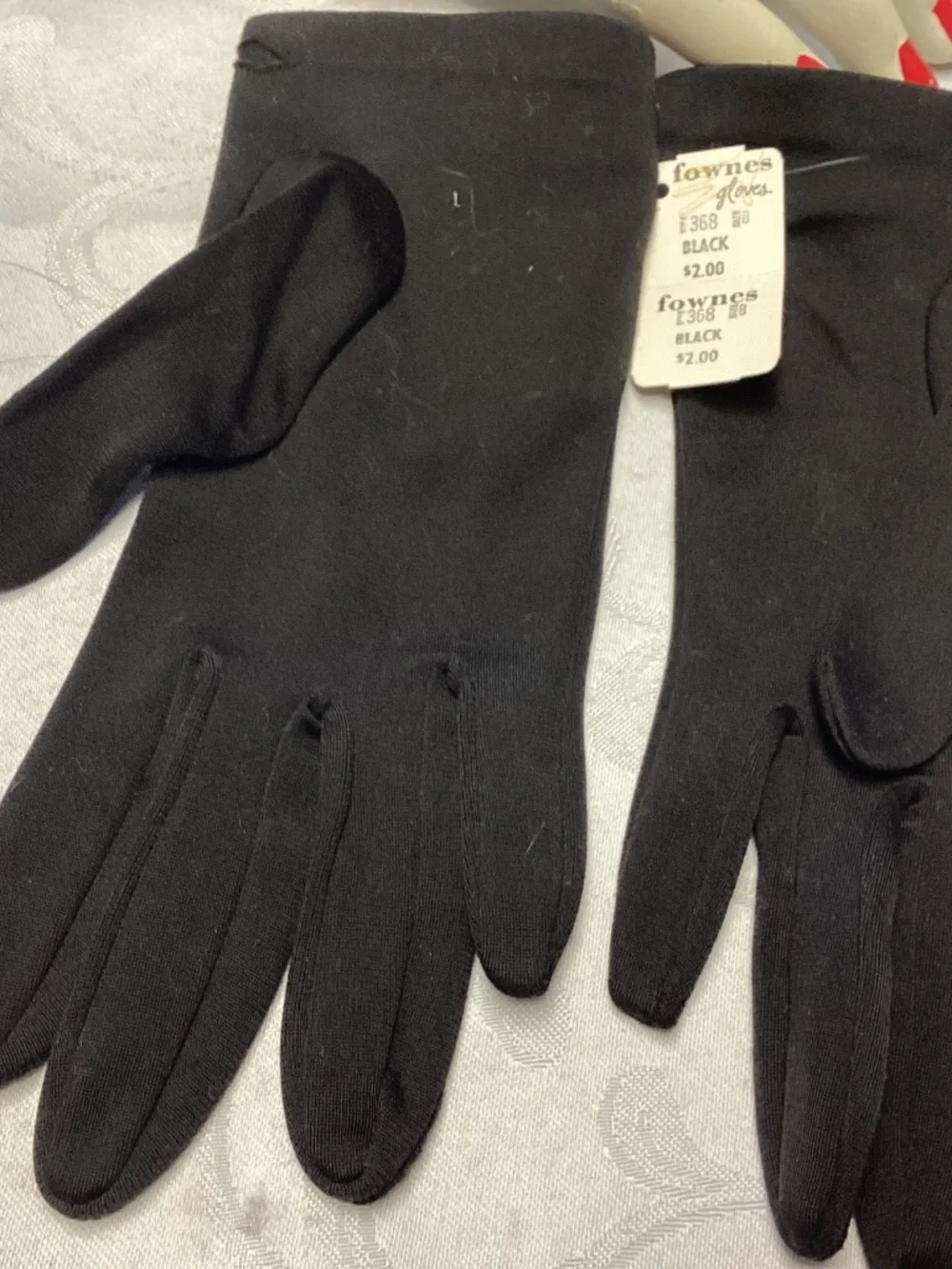 HUGE LOT LADIES VINTAGE GLOVES. MUST SEE RESALE GALORE 💙💙💙💙